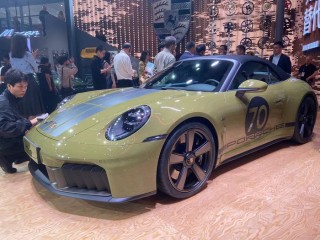 最贵的几款新车都在这里了｜2025上海车展
